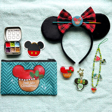 Load image into Gallery viewer, Feels Like Christmas! Art Journaling the Magic Retreat Kit
